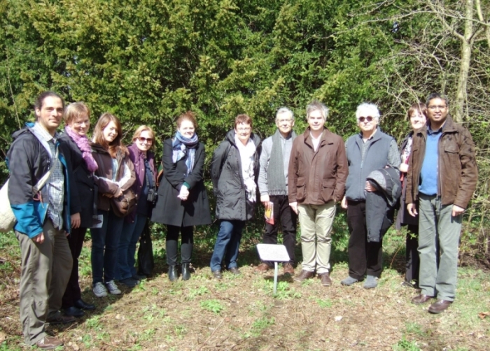 New Phytologist Editorial Team at the Sir Arthur Tansley commemorative plaque
